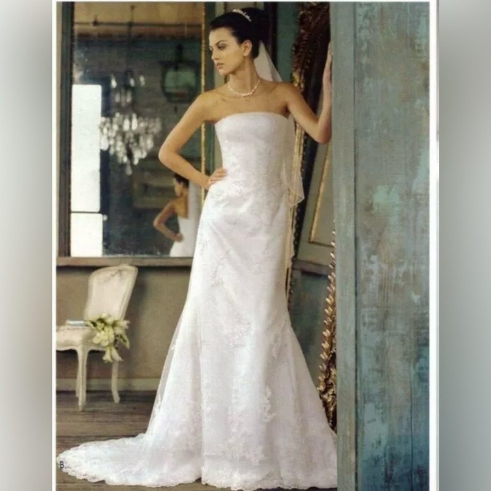 David’s Bridal Michelangelo Strapless Tulle Sheath shirred bodice wedding gown